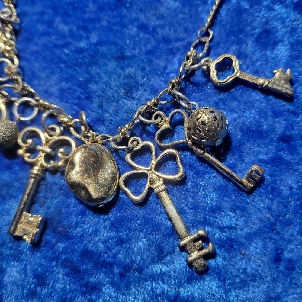 Costume Jewelry necklace